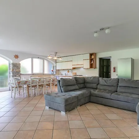 Begonia Holiday home